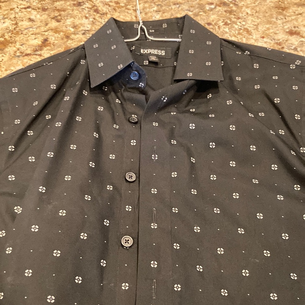 Express XS stretch slim shirt.  13-13.5 neck.  Beautiful shirt.   Immaculate